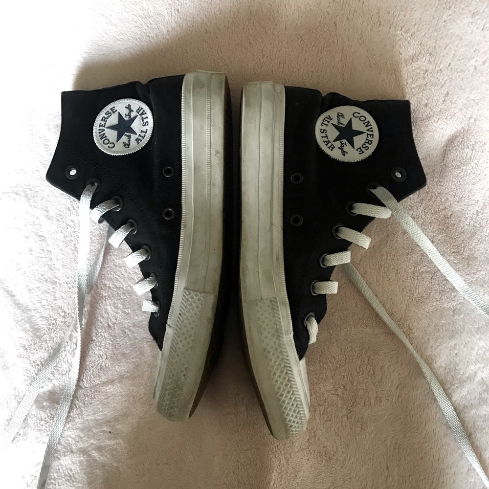 Chuck Taylors size 7